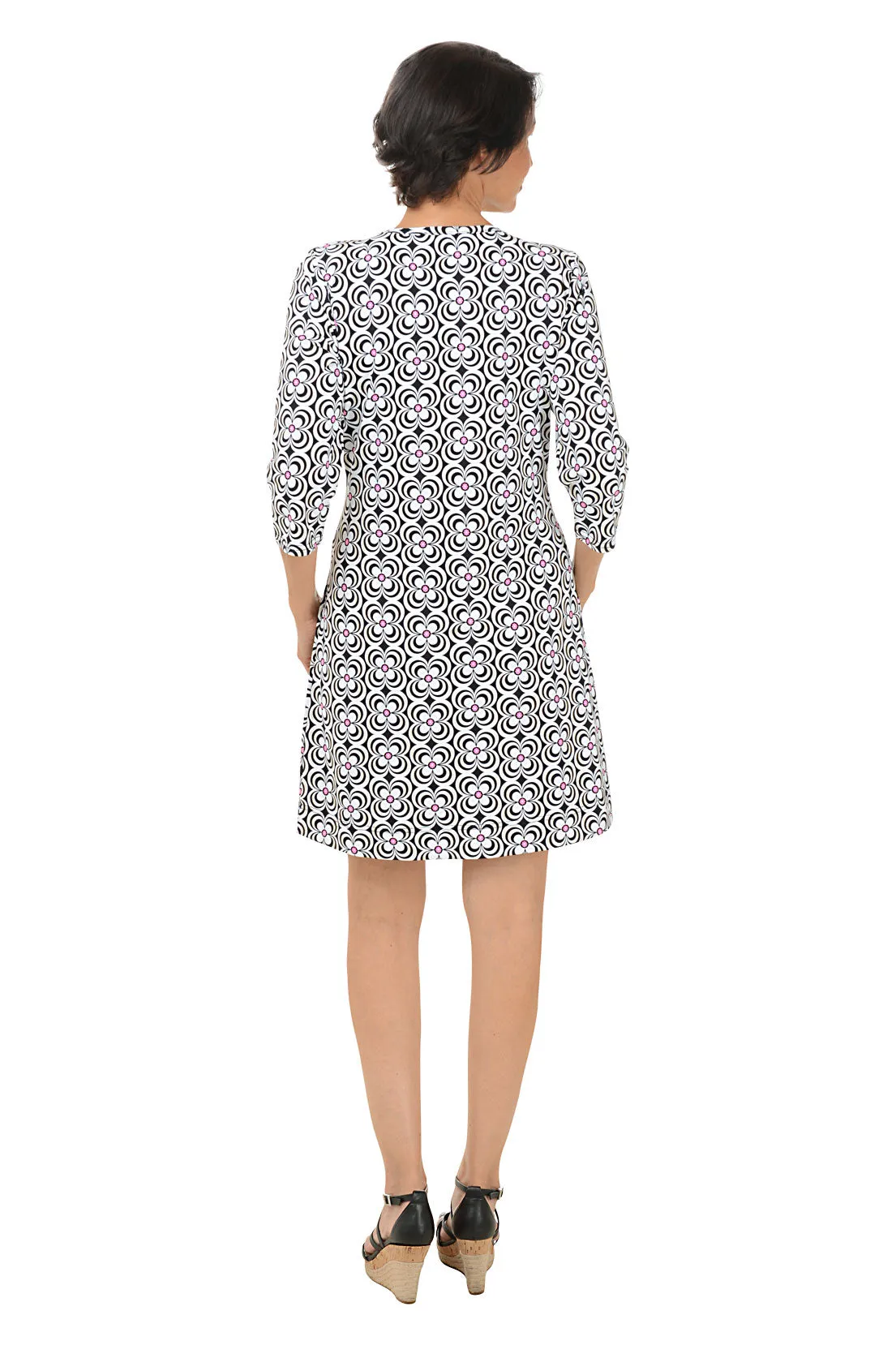 Black Optical Daisy UPF50  Travel Dress
