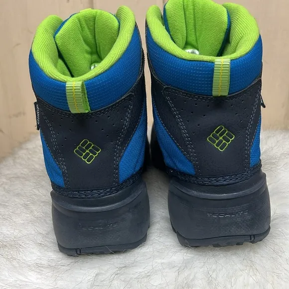 Columbia Waterproof snow boot. Size 5. Blue and green. Like new. Toggle pulls
