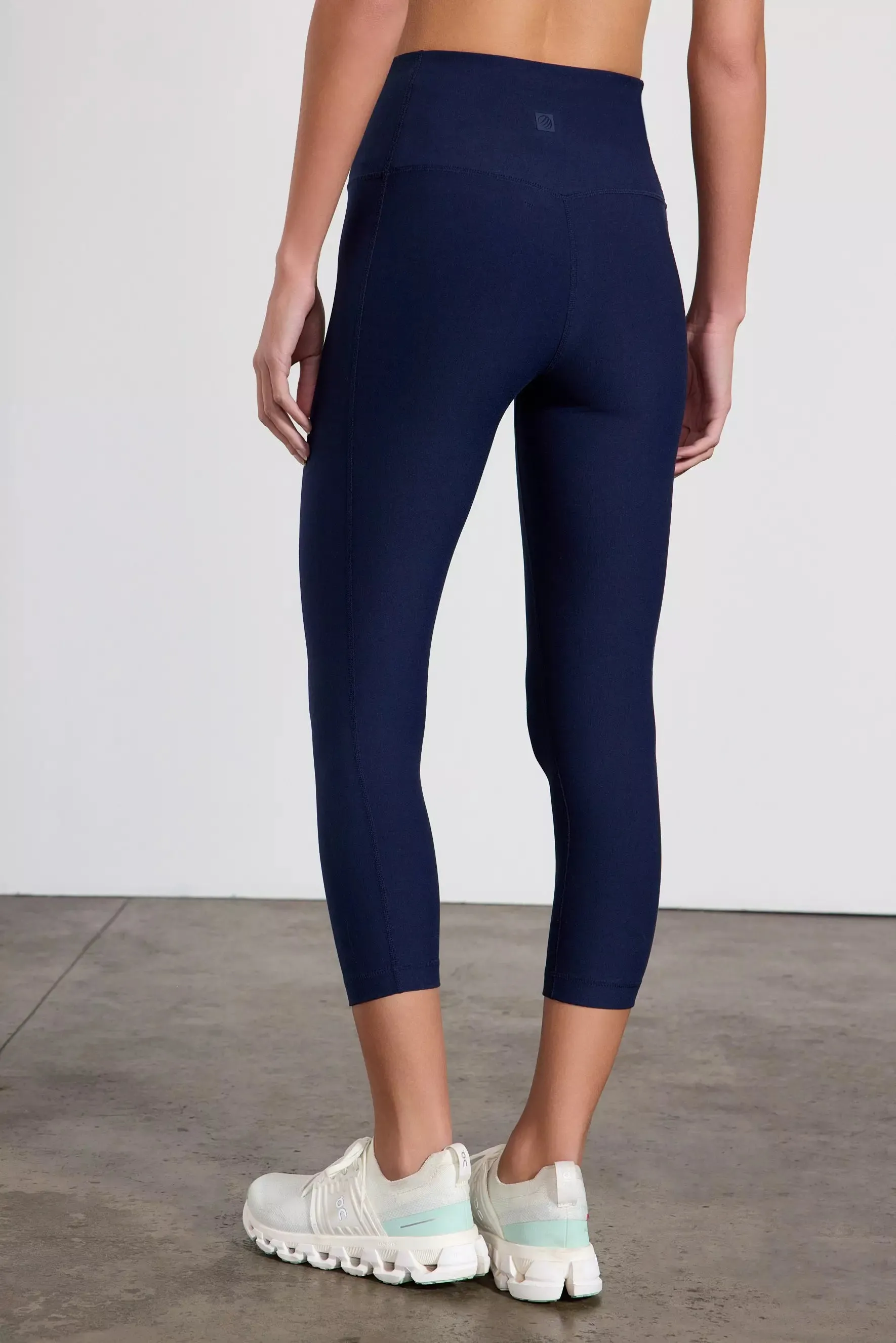Explore Capri Legging - Deep Navy