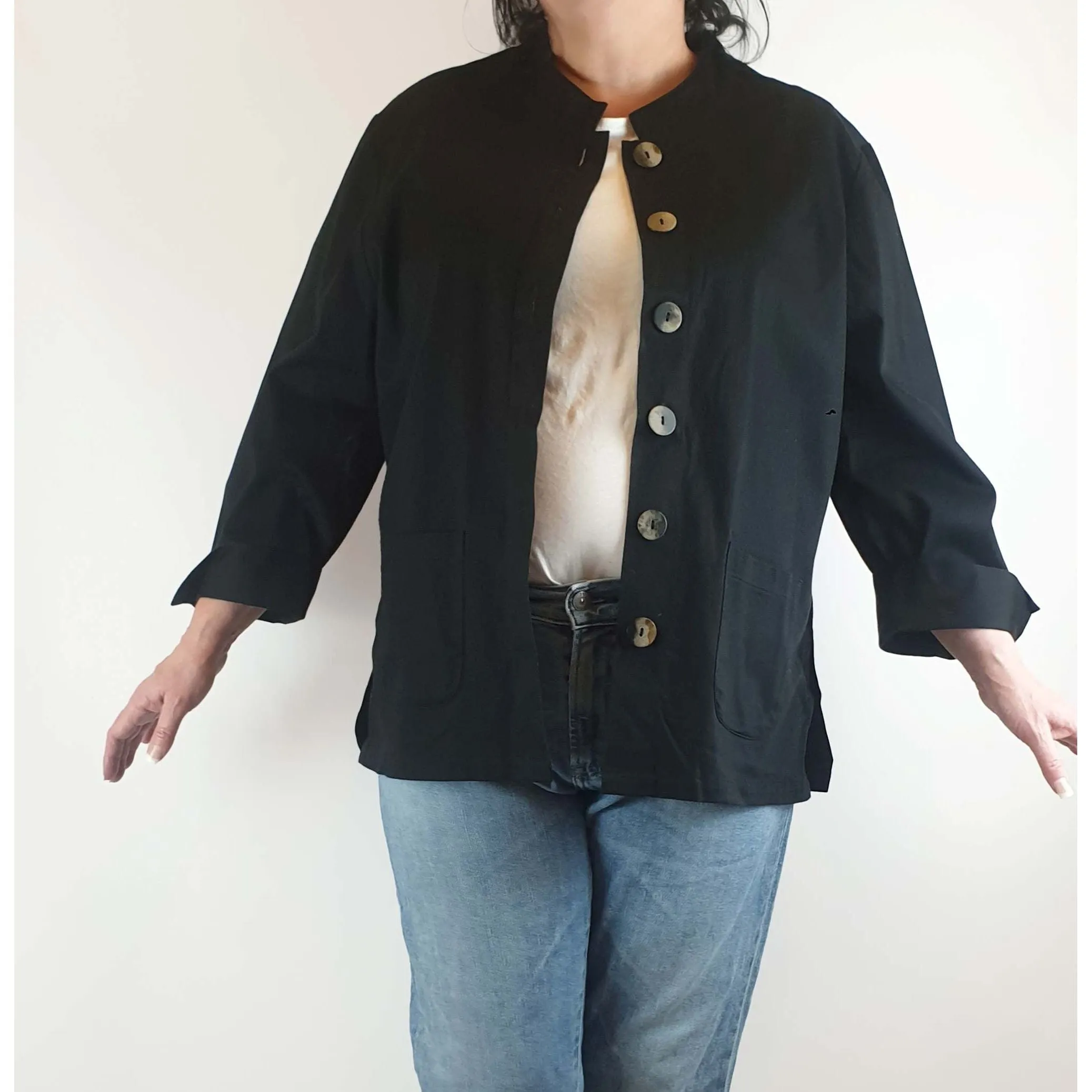 idyl black 100% cotton jacket with contrasting front buttons size XL (best fits 16)