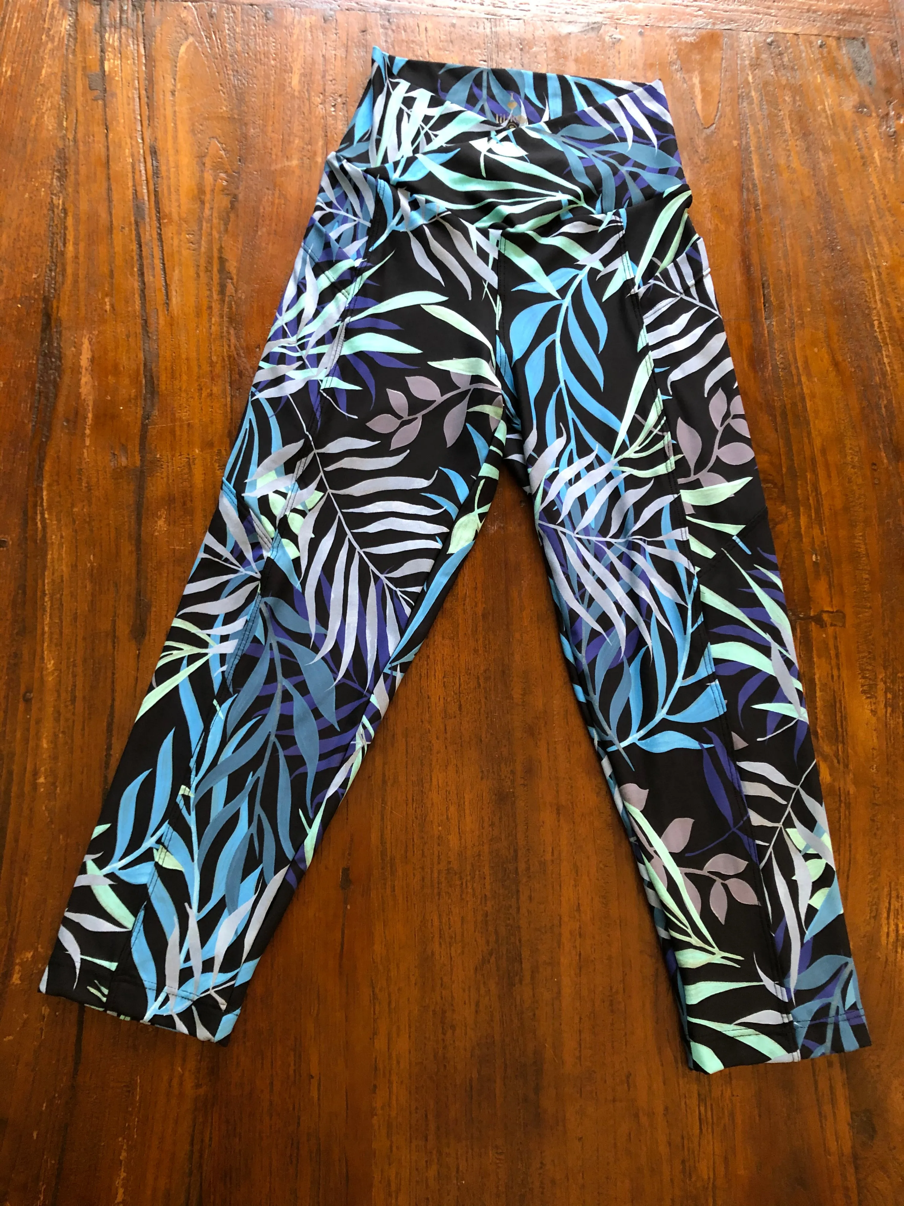 [Lilikoi Wear] Bottoms: NEW *2021* Capri Leggings with Pockets