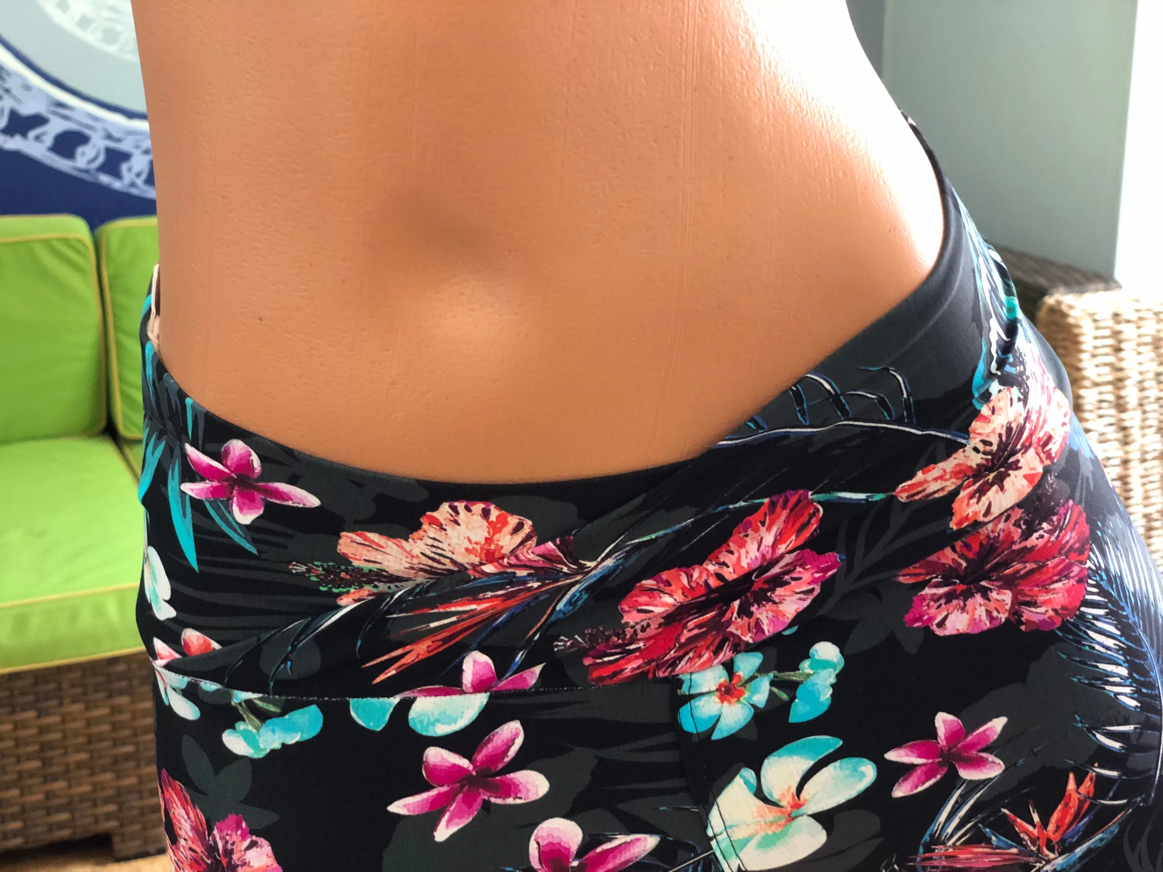 [Lilikoi Wear] Bottoms: NEW *2021* Capri Leggings with Pockets