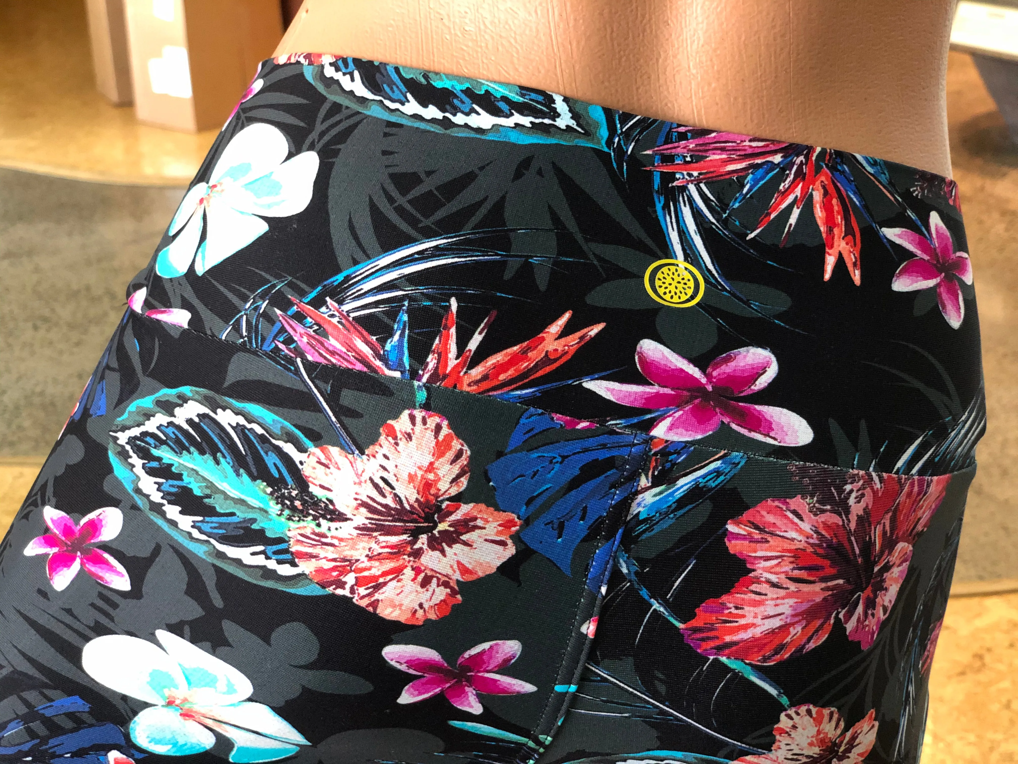 [Lilikoi Wear] Bottoms: NEW *2021* Capri Leggings with Pockets