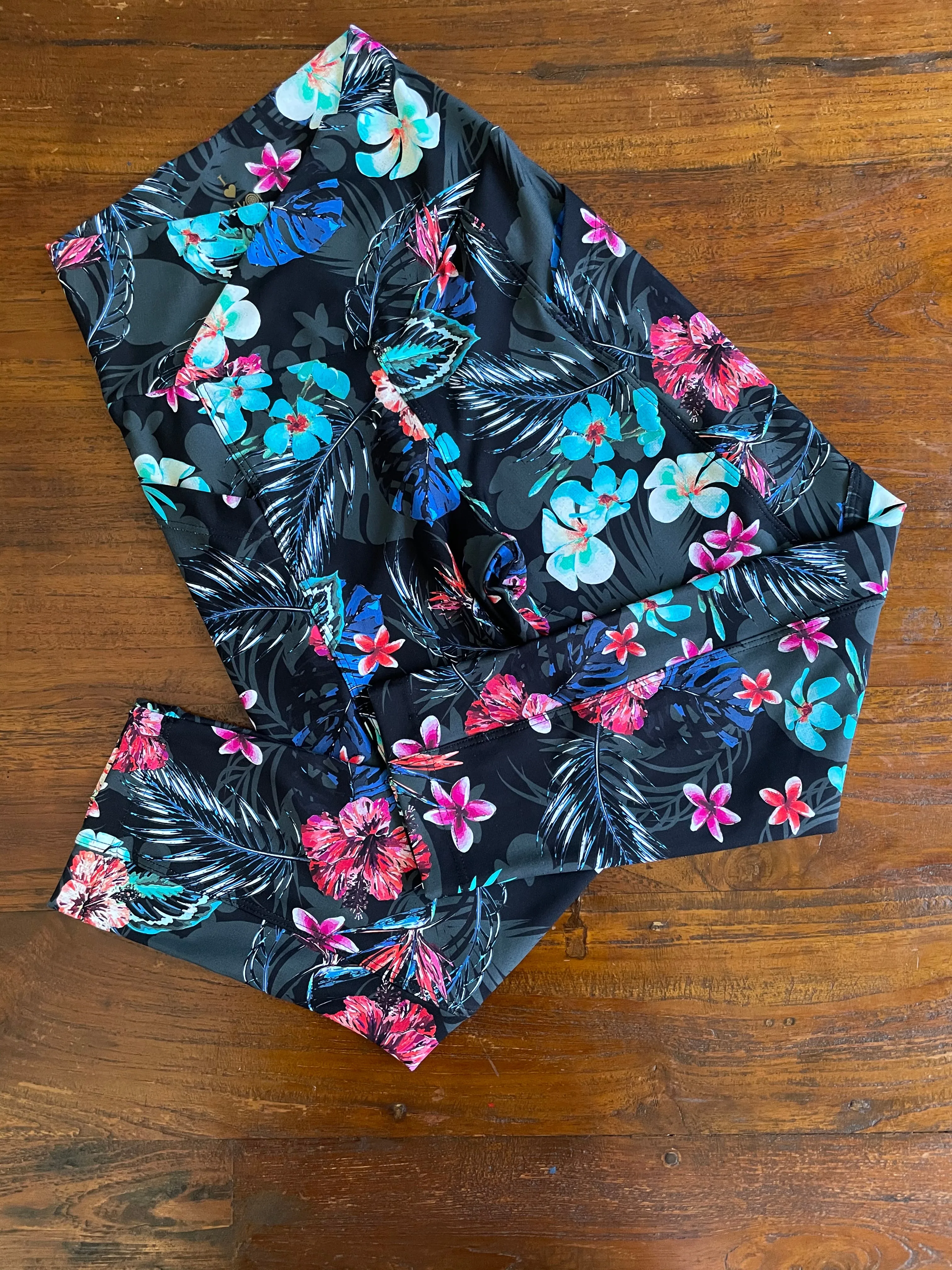 [Lilikoi Wear] Bottoms: NEW *2021* Capri Leggings with Pockets
