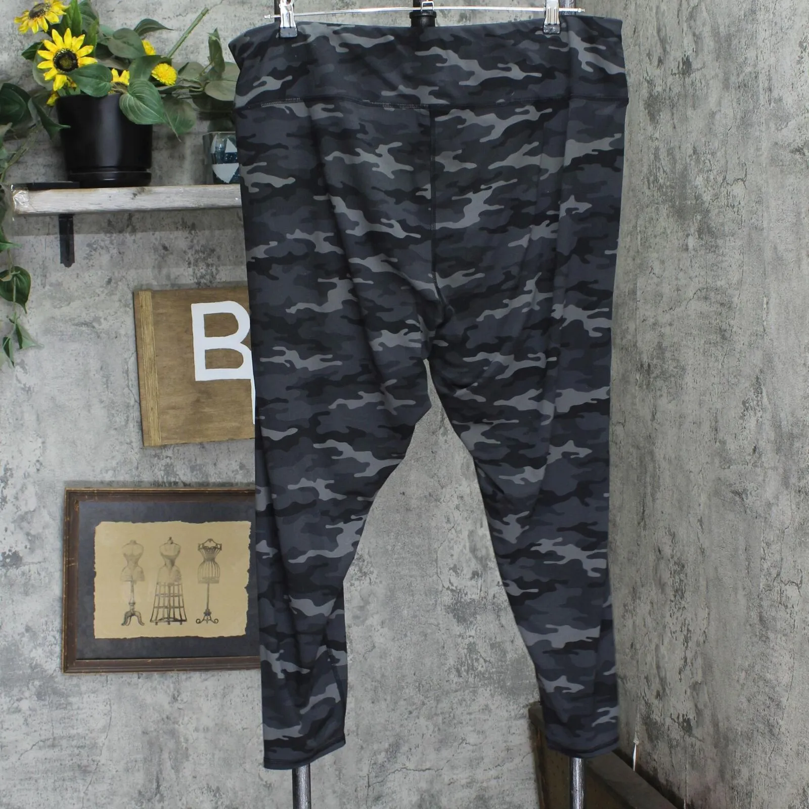 Maurices Womens Stretch Plus Size Active Leggings 166fbdf5d0c920 Gray Camo 3X