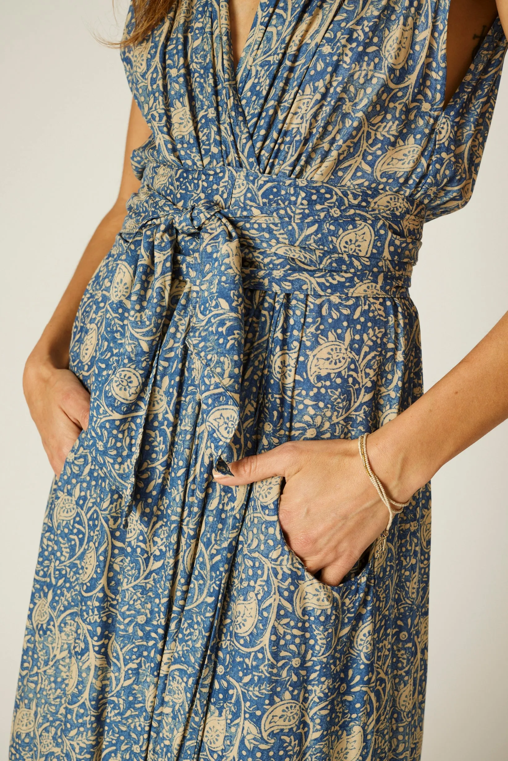 NICO SLEEVELESS MAXI