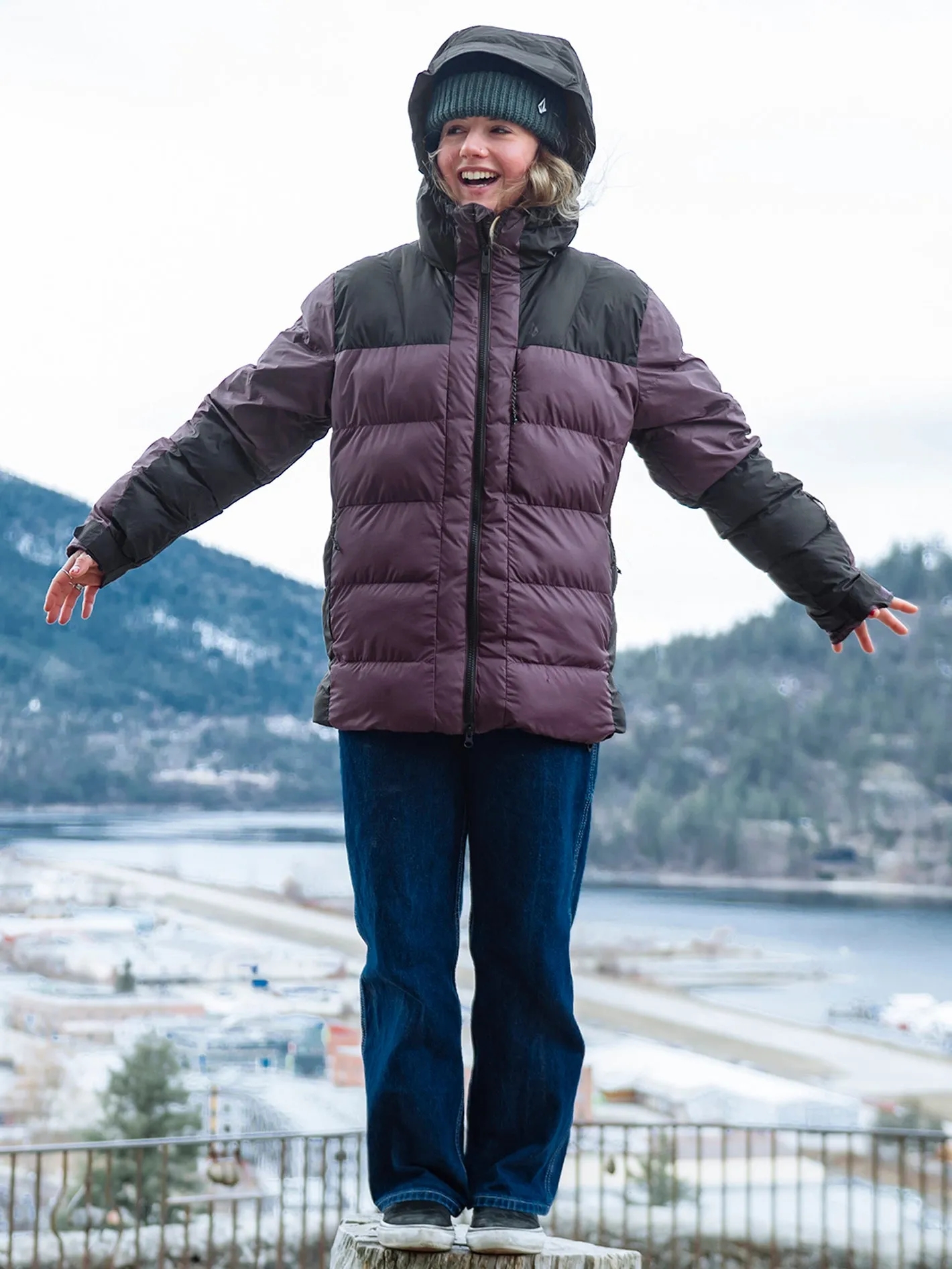 Puffleup Jacket - BLACKBERRY