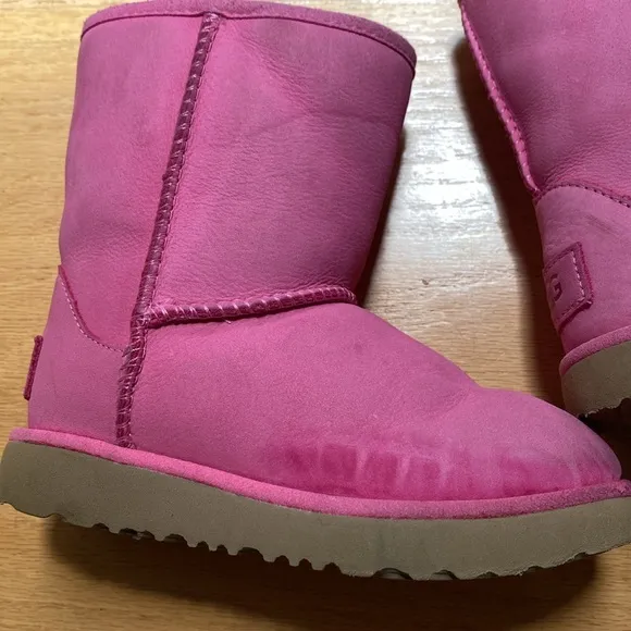 UGGKids Girl's Classic Short II Waterproof Pink Azalea 9 Toddler M