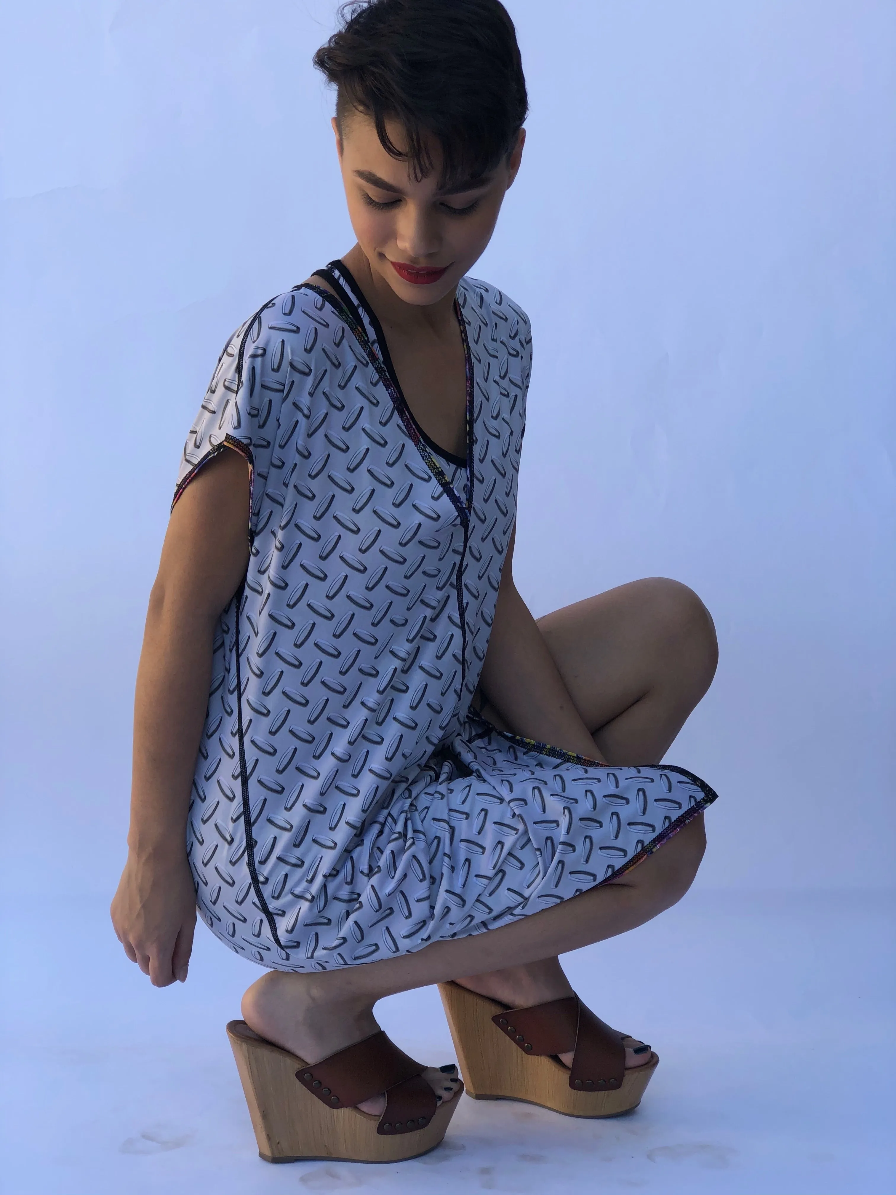 V NECK SIDE SLIT DRESS GRAFFITI/BUNS OF STEEL