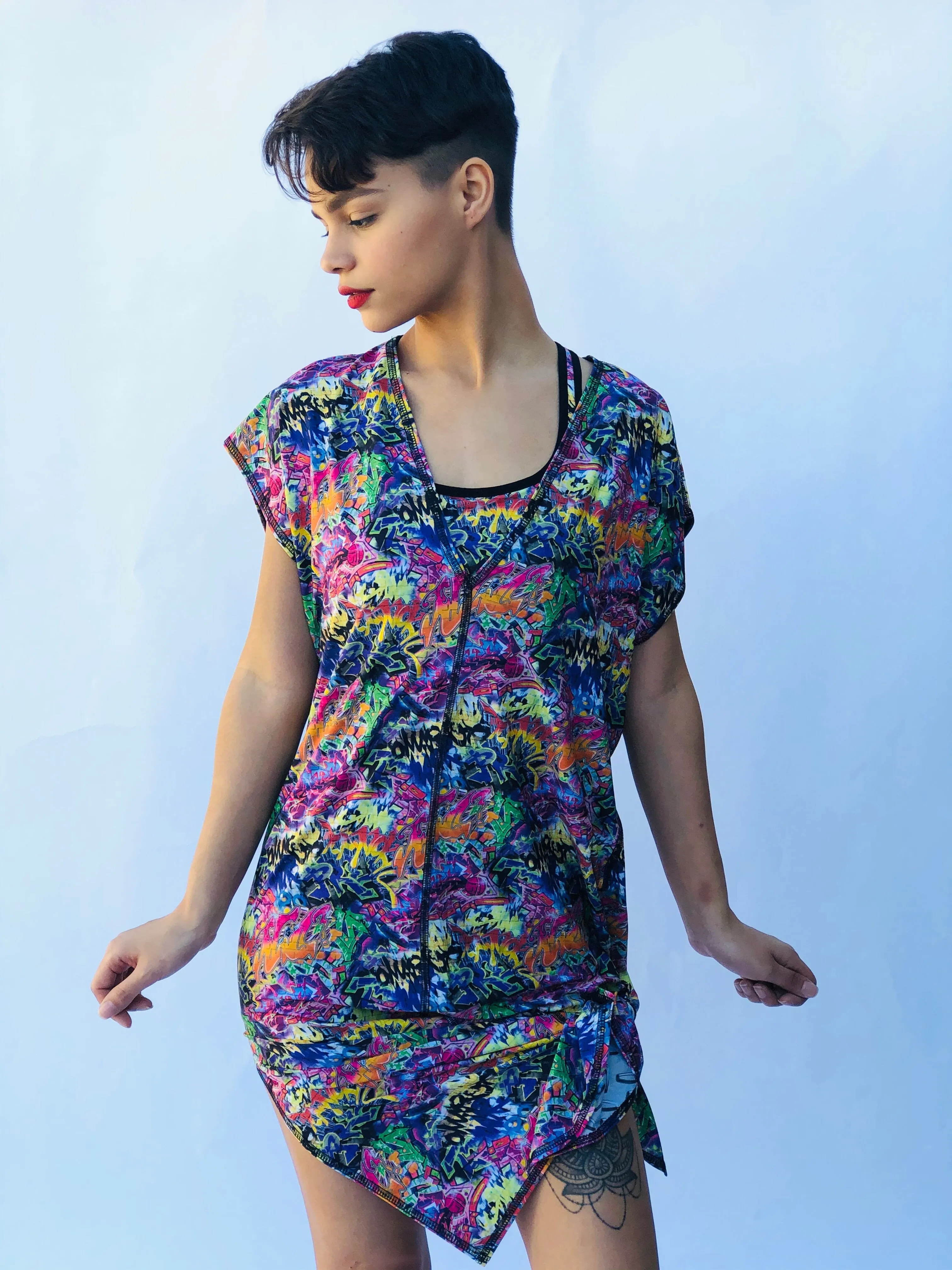 V NECK SIDE SLIT DRESS GRAFFITI/BUNS OF STEEL