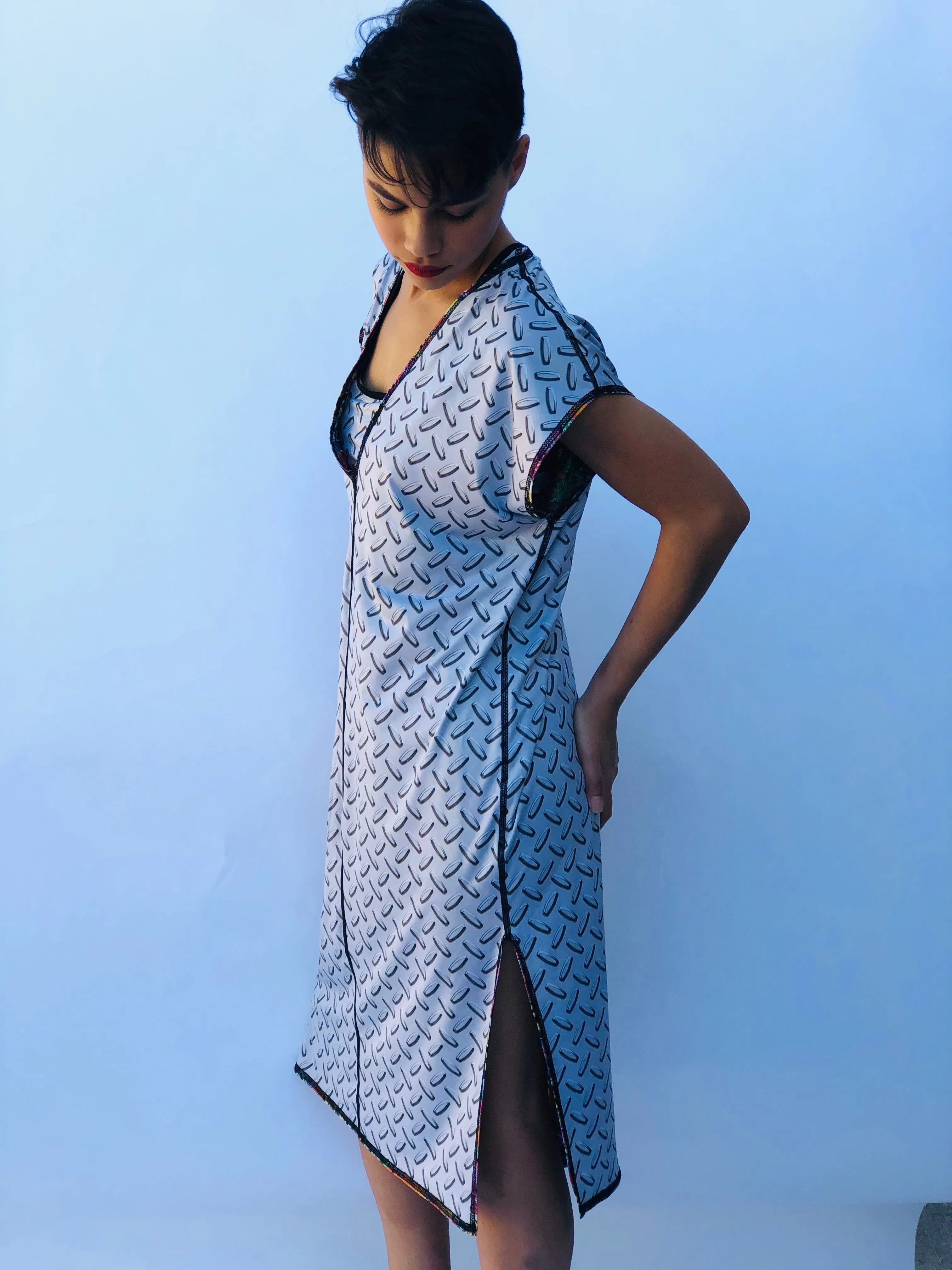 V NECK SIDE SLIT DRESS GRAFFITI/BUNS OF STEEL