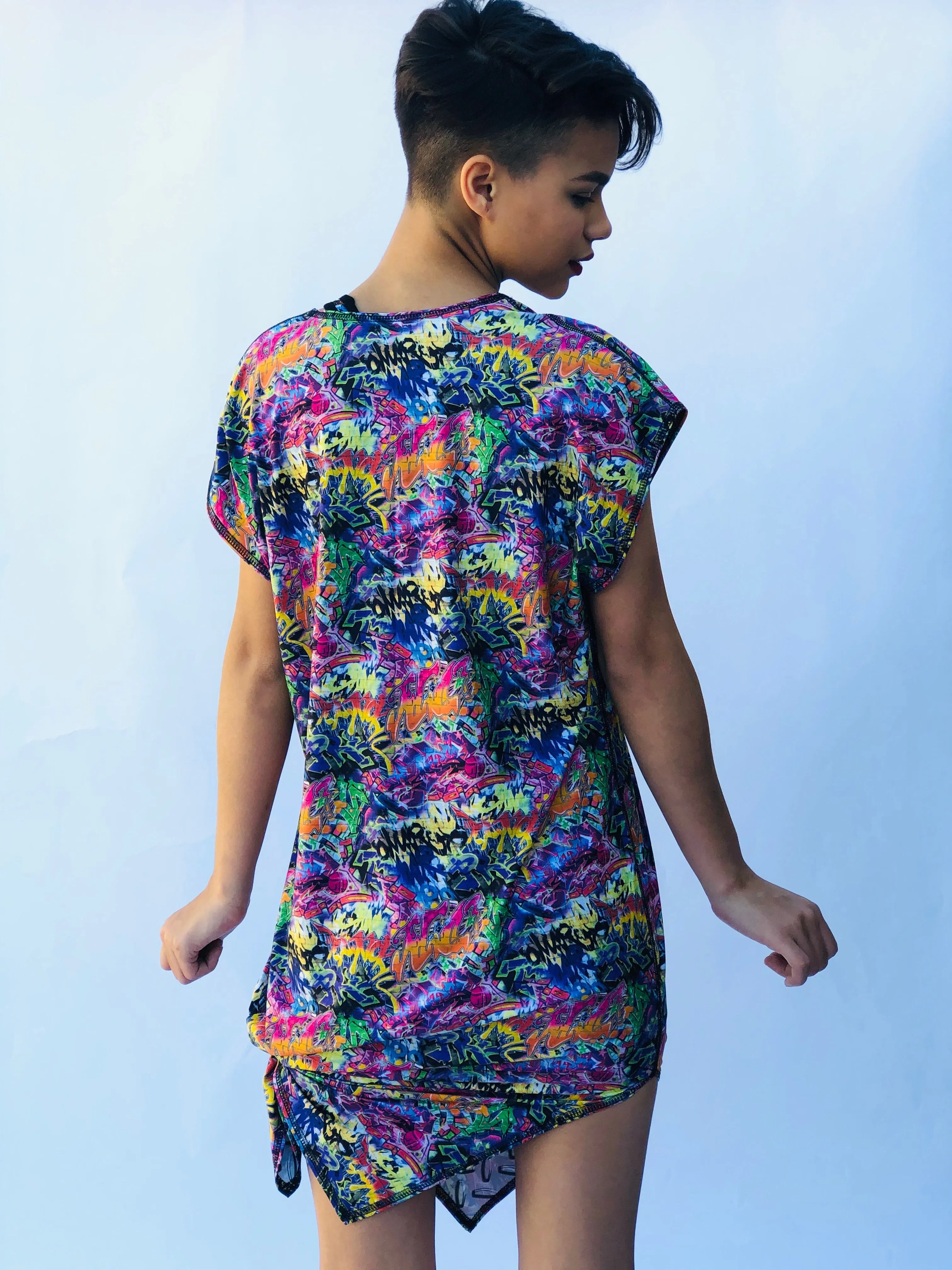 V NECK SIDE SLIT DRESS GRAFFITI/BUNS OF STEEL